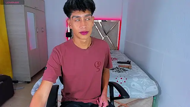 Snapshot of Jacovo2002 chatting on October 20, 2025, 1:50 am Jacovo2002 online show from October 20, 2025, 1:50 am