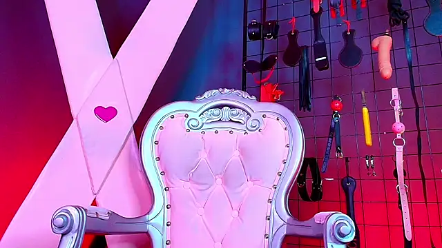 Bela sophie  online show from October 18, 2025, 1:01 pm