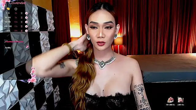 MeatyCockLuna online show from November 24, 2025, 10:37 am