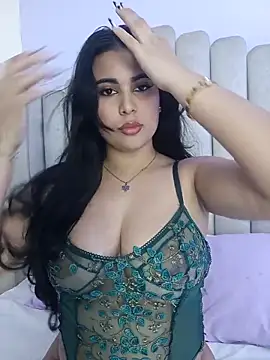 Snapshot of shainadavis chatting on October 25, 2025, 2:08 am shainadavis online show from October 25, 2025, 2:08 am