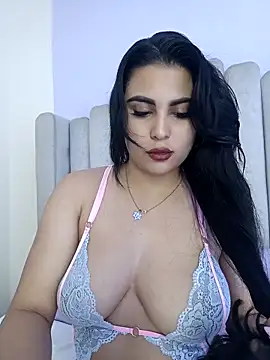 Snapshot of shainadavis chatting on October 27, 2025, 12:47 am shainadavis online show from October 27, 2025, 12:47 am