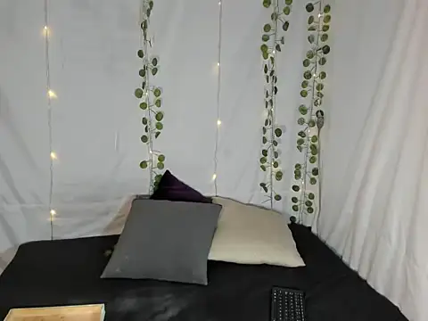 Perla Jonhson Rs online show from October 15, 2025, 1:00 pm