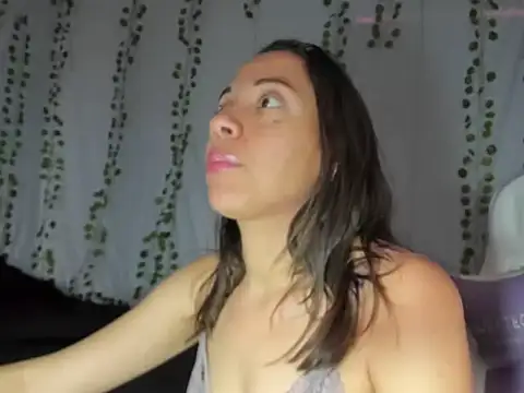 Perla Jonhson Rs online show from November 5, 2025, 1:44 pm