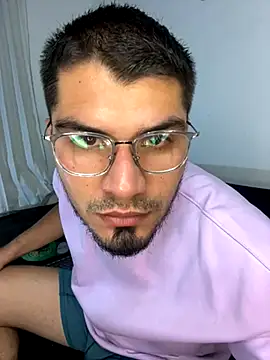 mirallesandbig online show from November 4, 2025, 11:04 pm