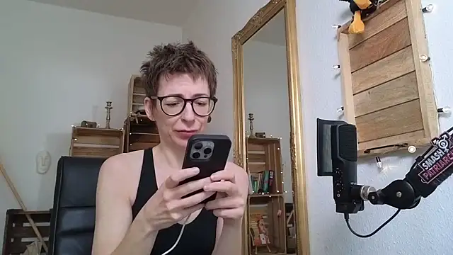 Snapshot of Antifistin chatting on October 12, 2025, 2:27 pm Antifistin online show from October 12, 2025, 2:27 pm