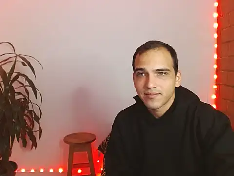 Maax3023 online show from October 15, 2025, 1:11 pm