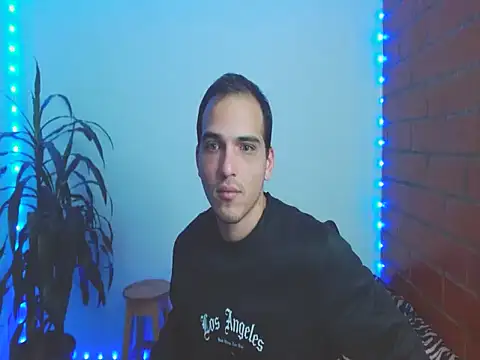 Maax3023 online show from November 2, 2025, 5:04 pm