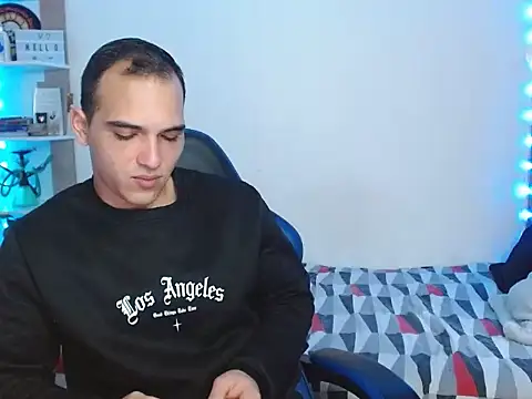 Maax3023 online show from December 16, 2025, 5:29 pm