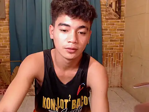 Snapshot of boy_raphael chatting on October 31, 2025, 7:20 am boy raphael online show from October 31, 2025, 7:20 am