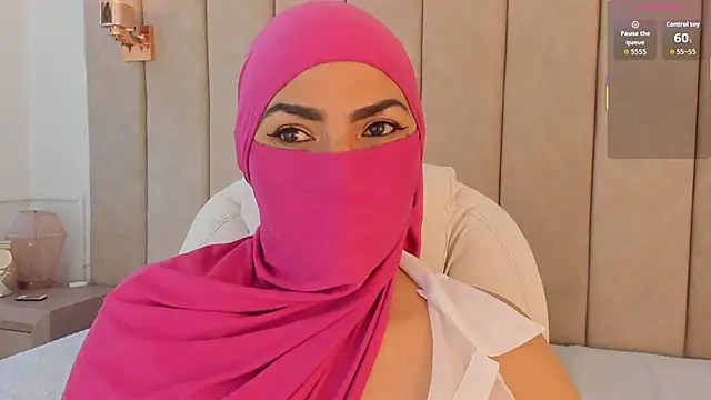 Snapshot of _naylaa_ chatting on December 17, 2025, 2:50 am naylaa online show from December 17, 2025, 2:50 am