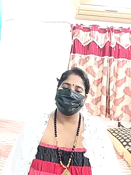 tamil-aunt online show from November 13, 2025, 4:28 pm