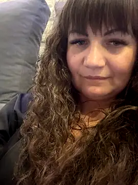 Butterfly8385 online show from October 29, 2025, 9:38 pm