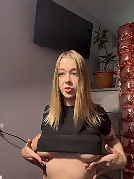 AngellnSilk online show from November 23, 2025, 9:09 am