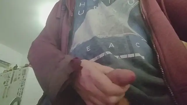 Snapshot of tykun chatting on December 15, 2025, 1:04 pm tykun online show from December 15, 2025, 1:04 pm