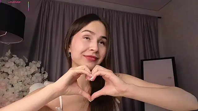 LionKierra online show from October 19, 2025, 2:45 am