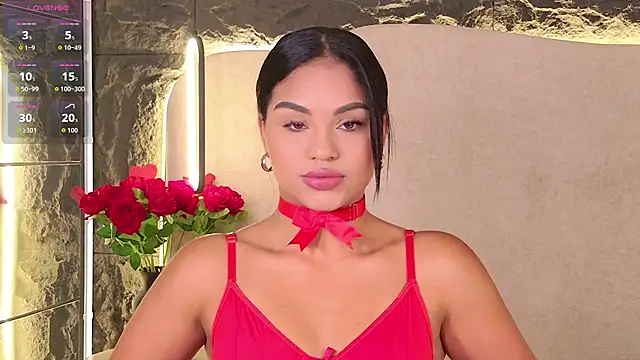 AmyCarammel online show from November 7, 2025, 5:02 pm