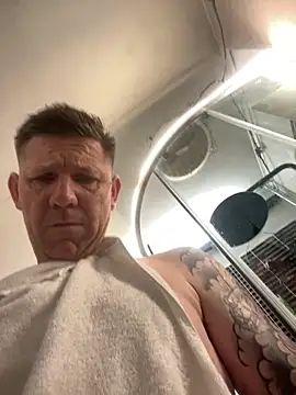 jayylizz69 online show from November 12, 2025, 2:28 pm