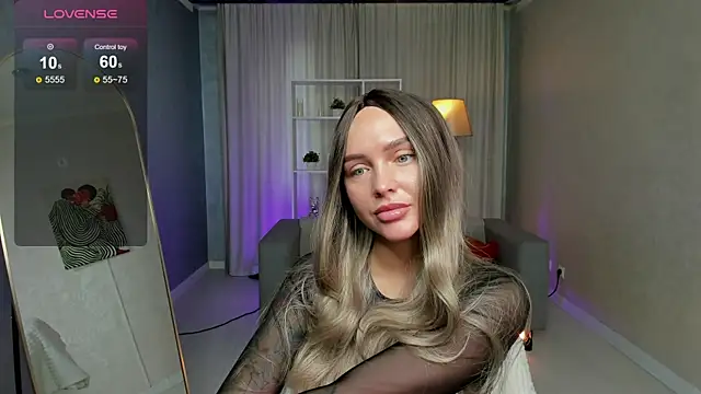 Snapshot of LanaDeRose chatting on November 17, 2025, 2:17 am LanaDeRose online show from November 17, 2025, 2:17 am