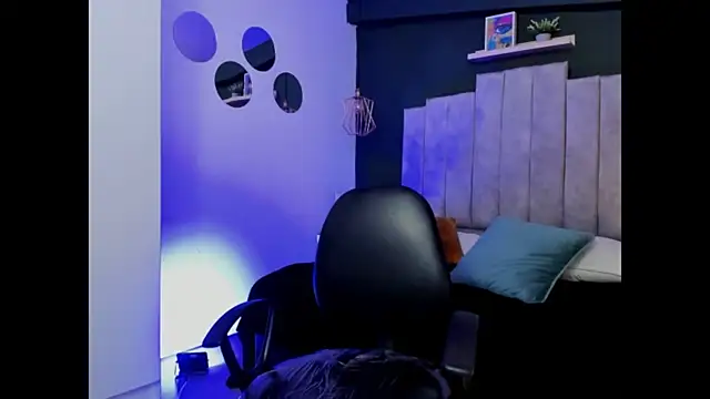 Maite black online show from November 12, 2025, 2:45 am