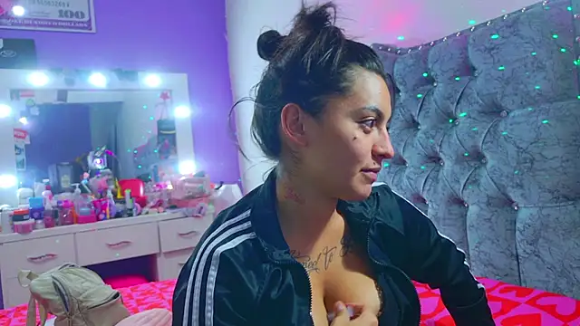 Snapshot of Liisaa_Kiss chatting on March 6, 2026, 10:39 pm Liisaa Kiss online show from March 6, 2026, 10:39 pm