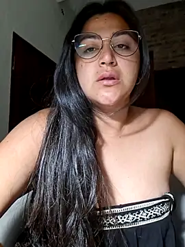 morenalatinaa online show from February 2, 2026, 8:46 am