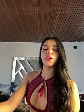 LunaMoore Pink online show from July 17, 2026, 12:23 pm