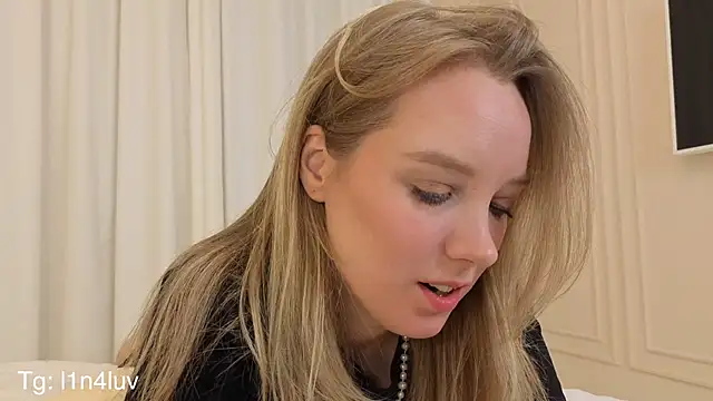 AIicaparkerc online show from November 13, 2025, 9:14 pm