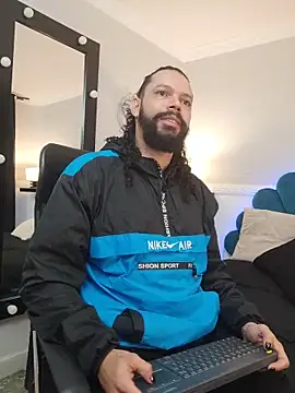 AlukardBig online show from November 8, 2025, 1:11 pm