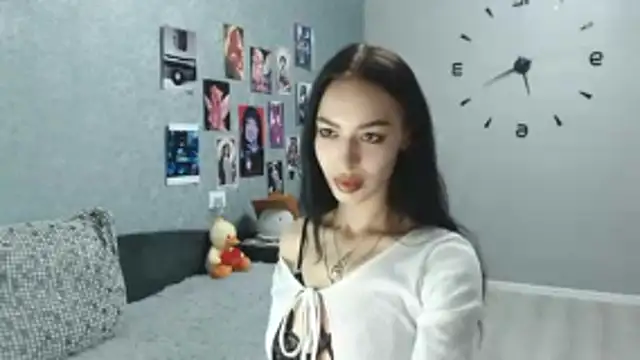 Daphne Darkthorn online show from October 20, 2025, 3:18 am