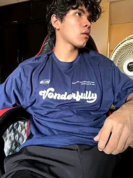 Im Camii online show from November 9, 2025, 6:17 pm