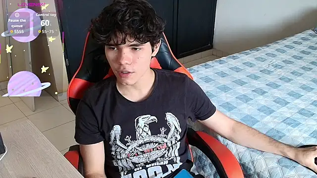 Im Camii online show from November 12, 2025, 6:19 pm