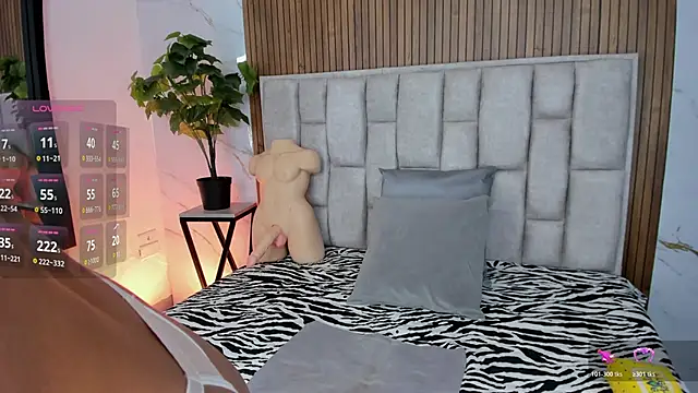 Sassha ferrer online show from November 22, 2025, 7:24 pm