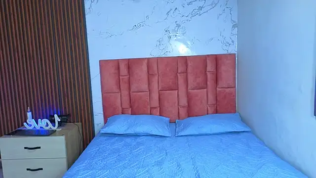 Snapshot of danna_peters chatting on November 26, 2025, 8:10 pm danna peters online show from November 26, 2025, 8:10 pm