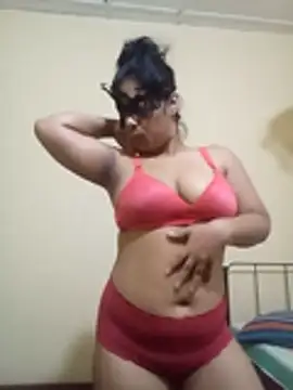 Expose Queen online show from December 3, 2025, 11:41 am