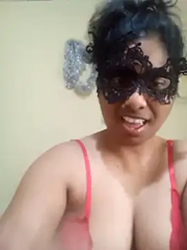 Expose Queen online show from February 17, 2026, 6:32 am