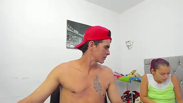 Snapshot of Sofi_And_Santy chatting on November 26, 2025, 12:44 am Sofi And Santy online show from November 26, 2025, 12:44 am