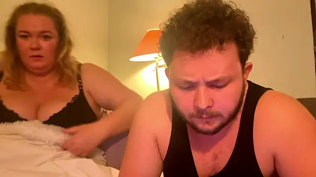 Snapshot of CurvyMilfWithBigJugs chatting on October 18, 2025, 5:54 am CurvyMilfWithBigJugs online show from October 18, 2025, 5:54 am