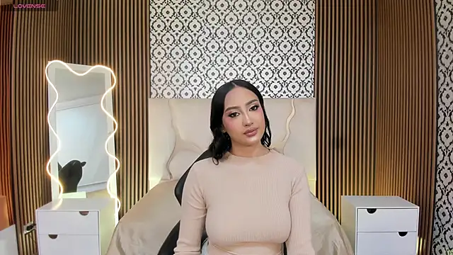 BEELLA TAY1 online show from November 15, 2025, 3:08 pm