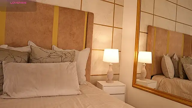 Snapshot of lyrabellini chatting on March 11, 2026, 11:38 am lyrabellini online show from March 11, 2026, 11:38 am