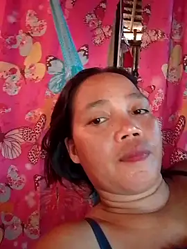 Snapshot of sweet_lara33 chatting on November 11, 2025, 8:03 am sweet lara33 online show from November 11, 2025, 8:03 am