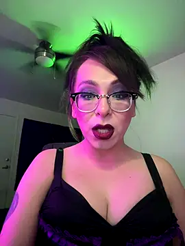 Snapshot of MiniMonroe chatting on October 11, 2025, 8:46 am MiniMonroe online show from October 11, 2025, 8:46 am