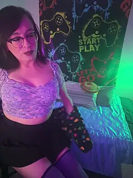 Snapshot of MiniMonroe chatting on October 21, 2025, 4:46 am MiniMonroe online show from October 21, 2025, 4:46 am