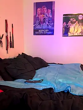 Snapshot of MiniMonroe chatting on December 4, 2025, 7:50 am MiniMonroe online show from December 4, 2025, 7:50 am