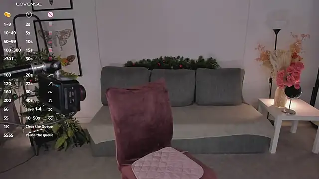 Snapshot of Erika_Kim chatting on December 23, 2025, 7:39 am Erika Kim online show from December 23, 2025, 7:39 am