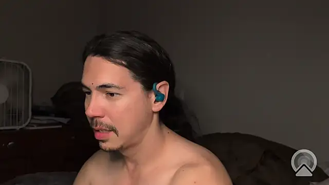 Snapshot of bandrews4795 chatting on October 23, 2025, 6:34 am bandrews4795 online show from October 23, 2025, 6:34 am