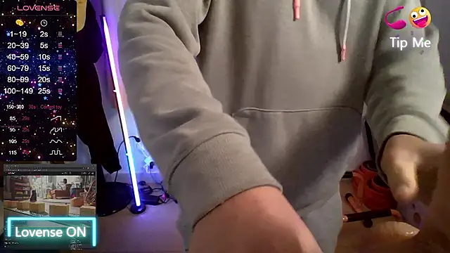 Snapshot of redcap1111 chatting on January 11, 2026, 2:00 pm redcap1111 online show from January 11, 2026, 2:00 pm