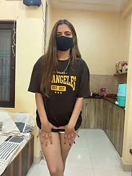 Snapshot of deepikaa_aroraa chatting on February 22, 2026, 9:41 am deepikaa aroraa online show from February 22, 2026, 9:41 am