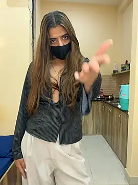 Snapshot of deepikaa_aroraa chatting on March 7, 2026, 9:28 am deepikaa aroraa online show from March 7, 2026, 9:28 am