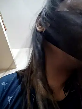 Tanha18 online show from October 15, 2025, 7:03 pm