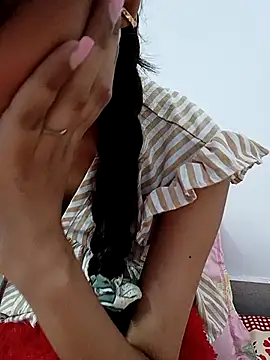 Mustardqueen online show from October 27, 2025, 5:17 pm